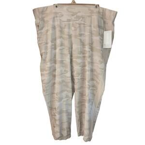Athleta Brooklyn Camo Joggers women’s plus pants NWT (size 24)